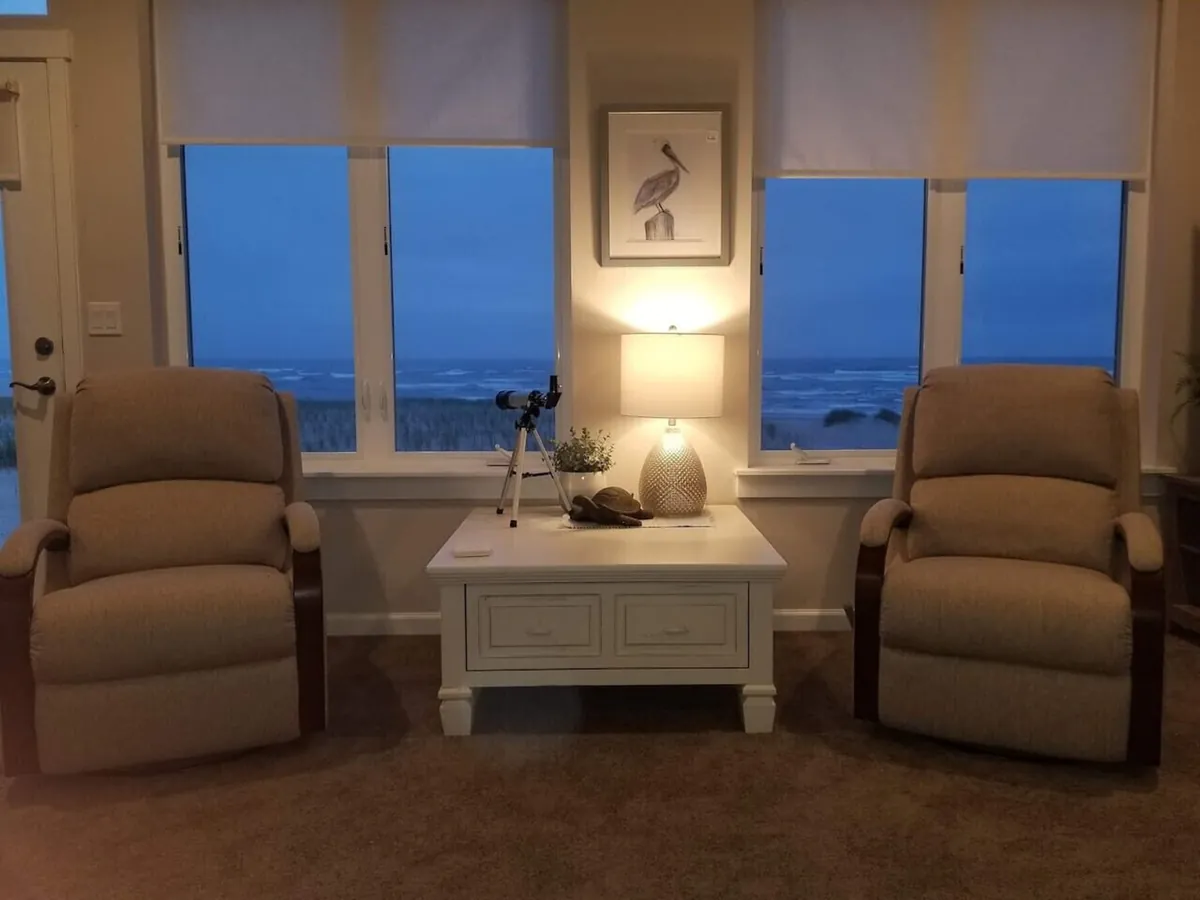 Ocean-view sitting area